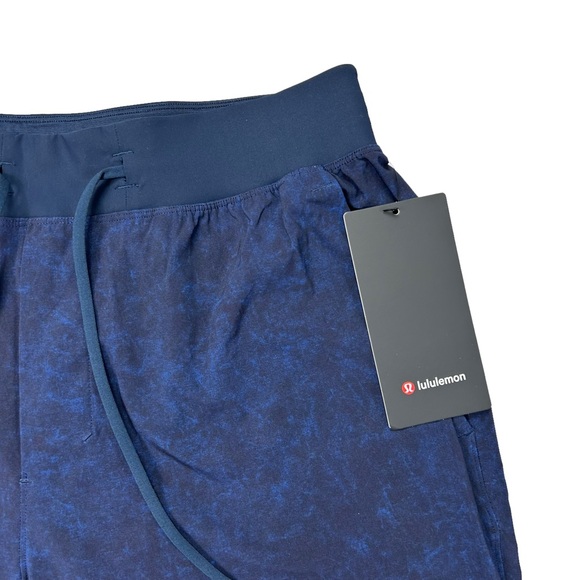 Lululemon THE Short Shorts Size L Blue 9" Inseam Lined - Picture 3 of 4